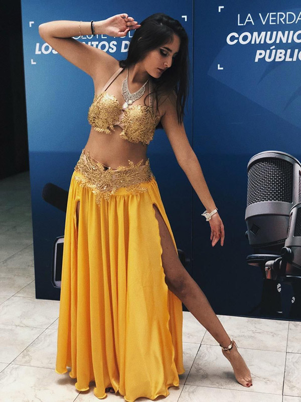Isabella Espin performing Mejance